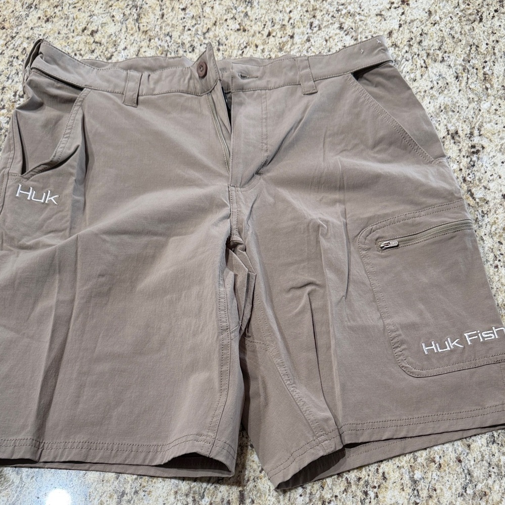 Huk Men's Tan Fishing Shorts